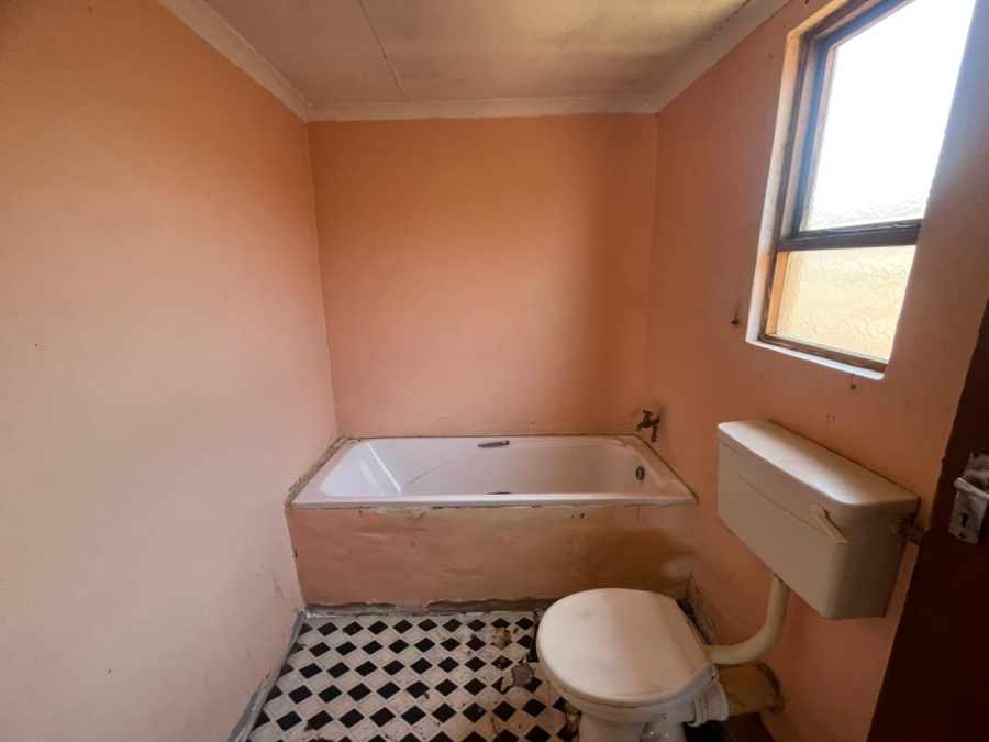 2 Bedroom Property for Sale in Kwazakhele Eastern Cape